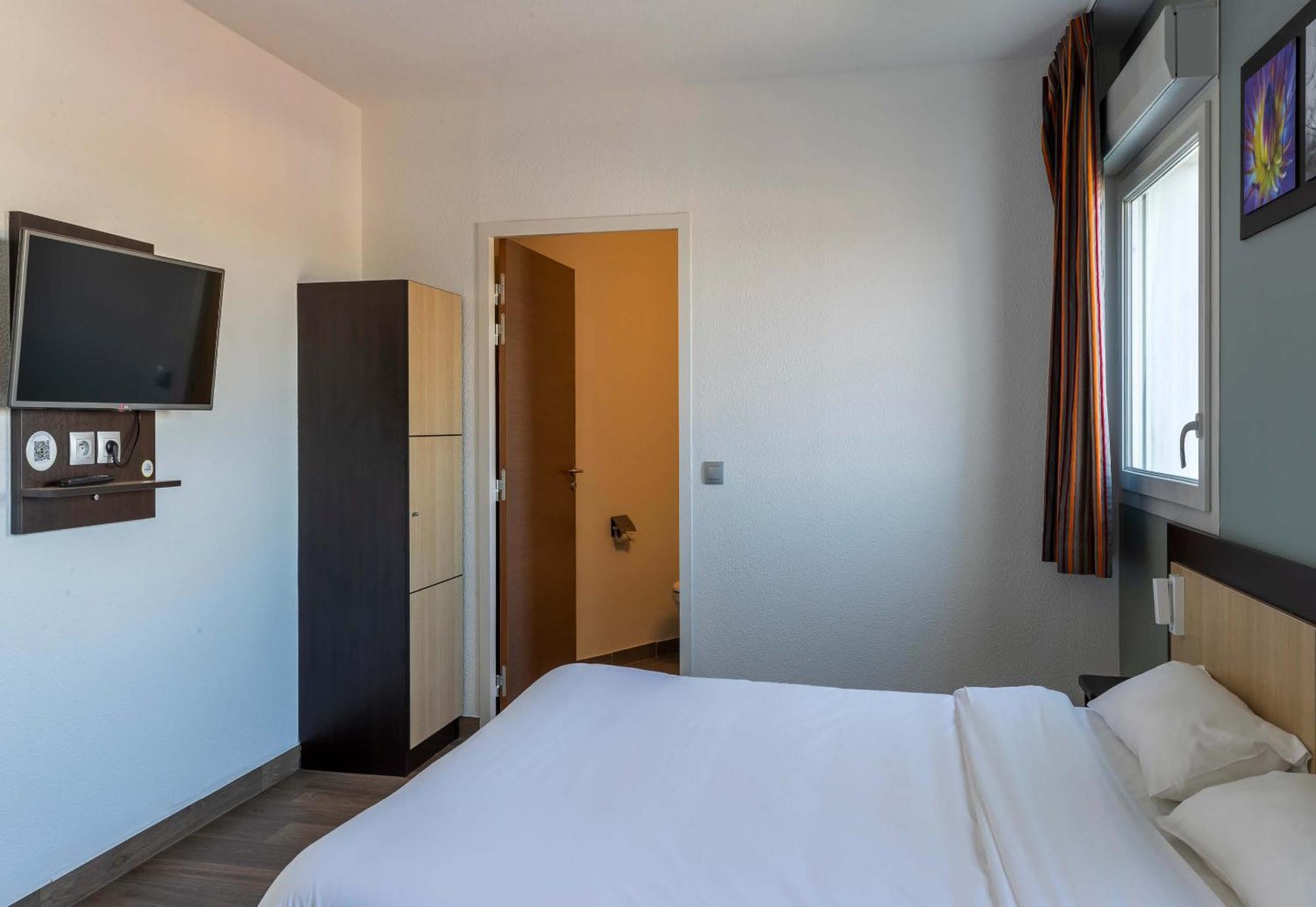 B&B Hotel Romilly-Sur-Seine Exteriör bild