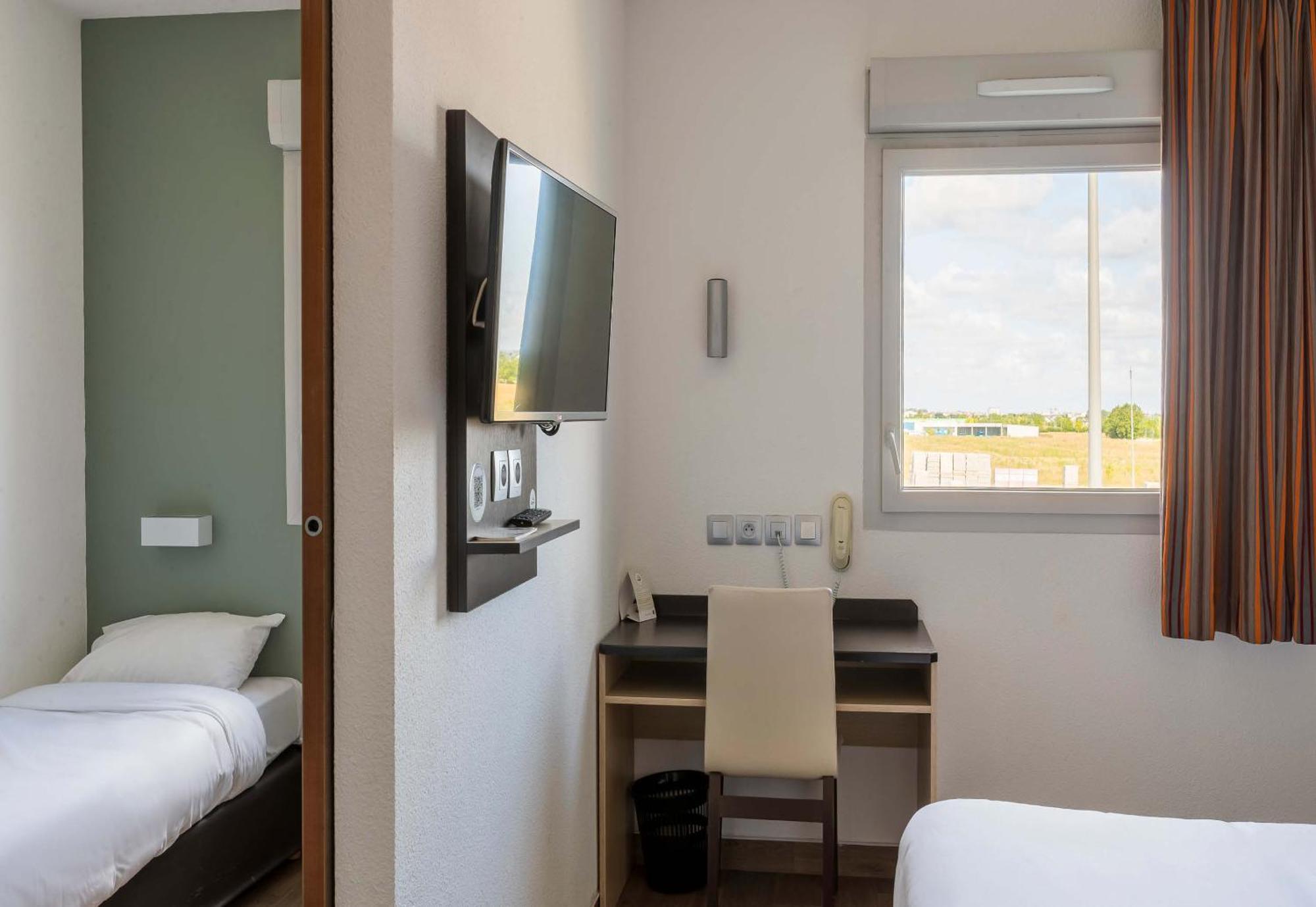B&B Hotel Romilly-Sur-Seine Exteriör bild